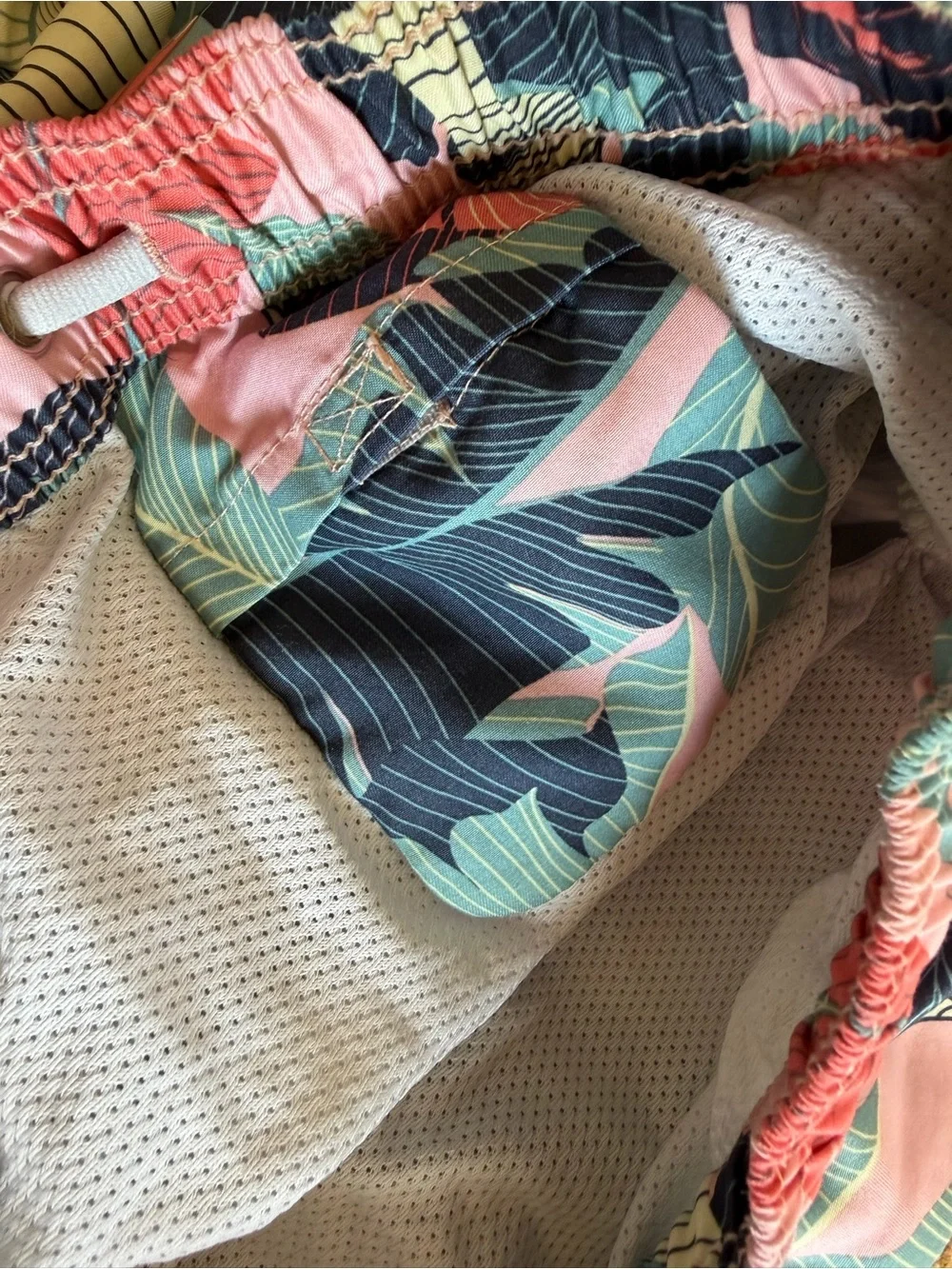 Topman Men's Tropical Leaf Swim Trunks in Pink, Green, Navy 5’’ inseam